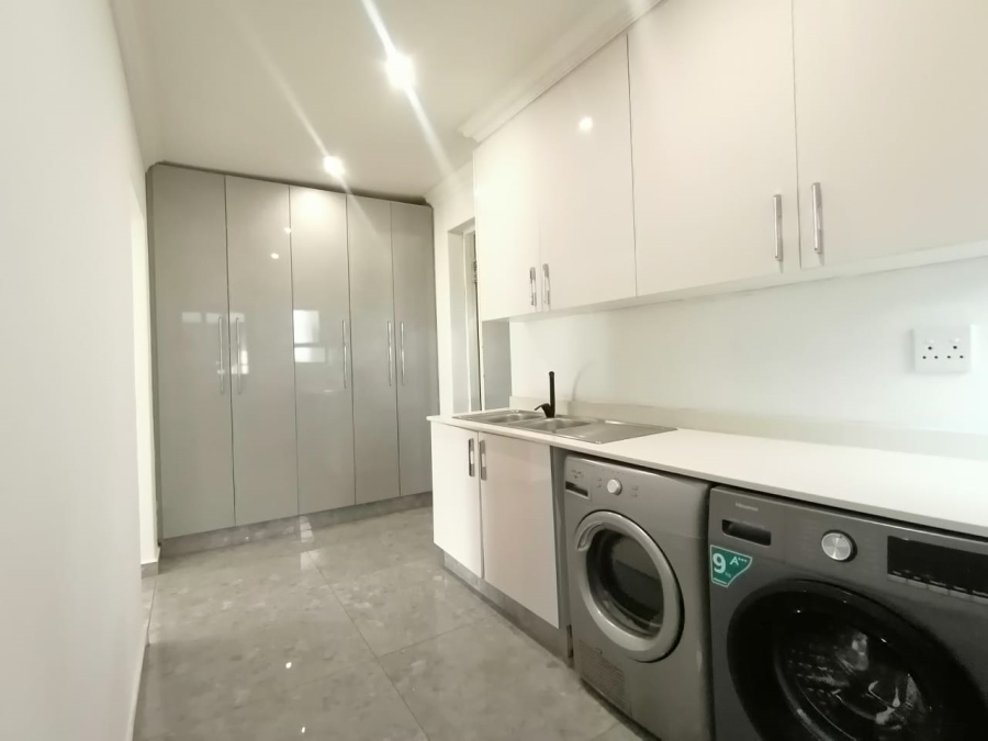 5 Bedroom Property for Sale in Eye of Africa Gauteng