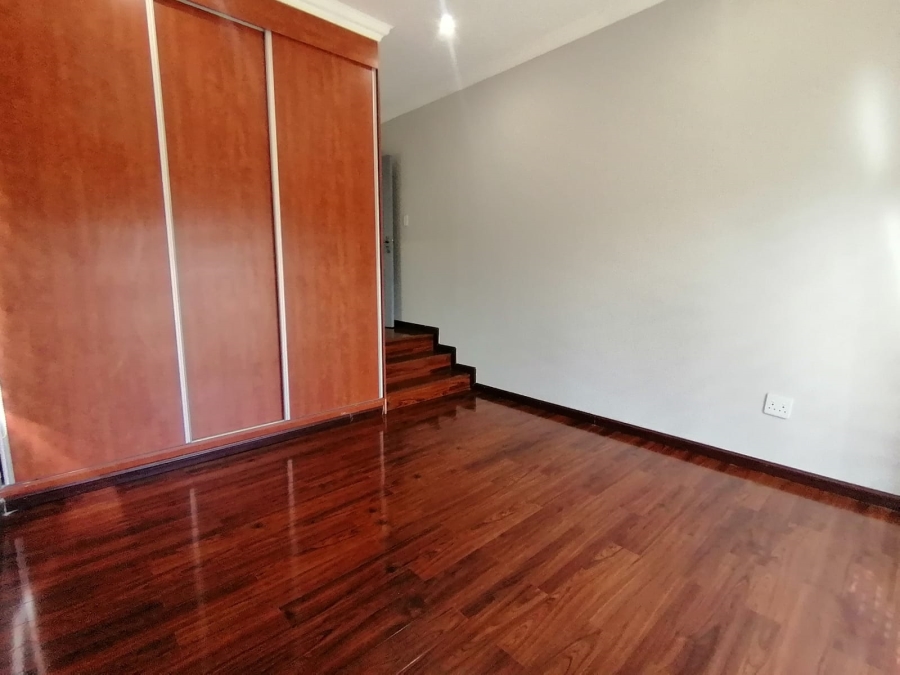 5 Bedroom Property for Sale in Eye of Africa Gauteng