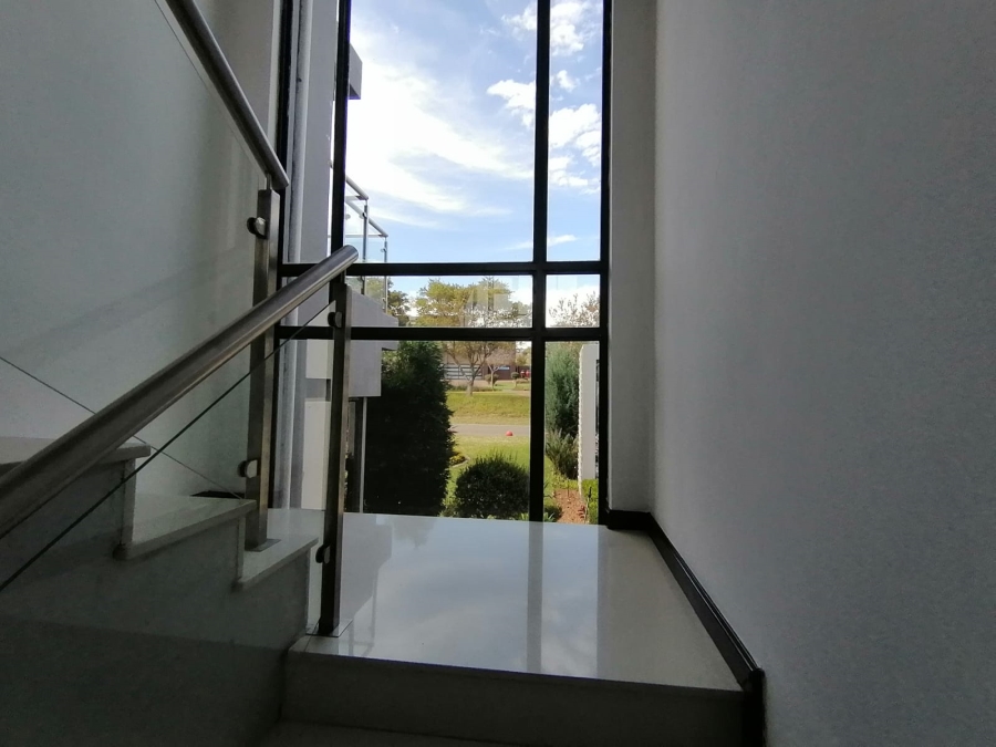 5 Bedroom Property for Sale in Eye of Africa Gauteng