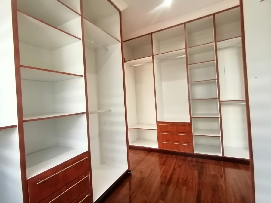 5 Bedroom Property for Sale in Eye of Africa Gauteng