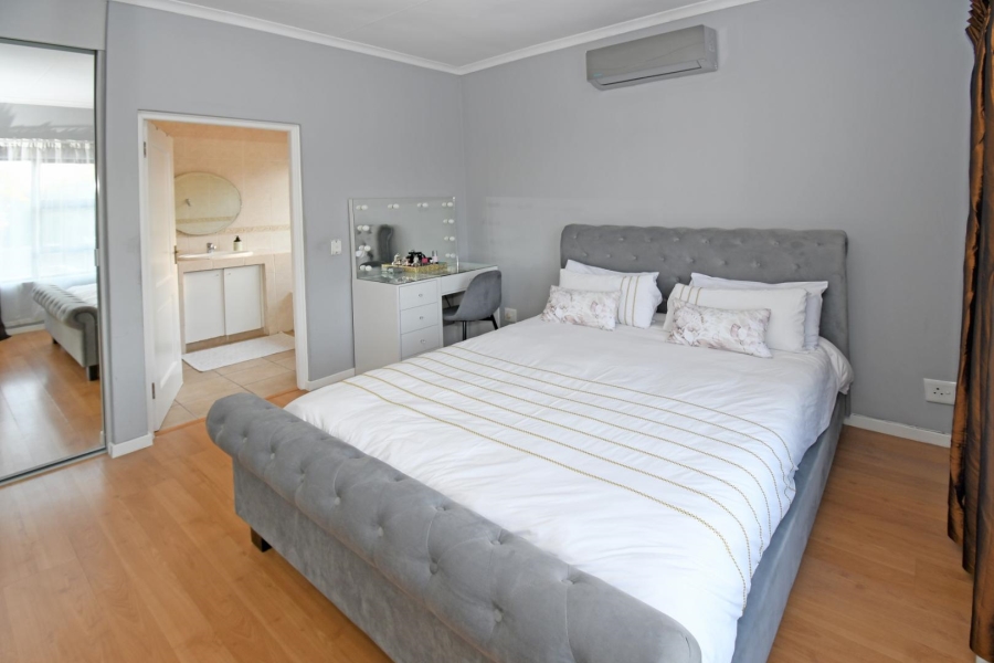 3 Bedroom Property for Sale in Magaliessig Gauteng