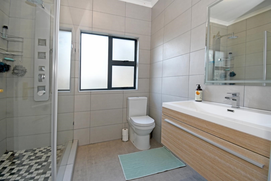 3 Bedroom Property for Sale in Magaliessig Gauteng