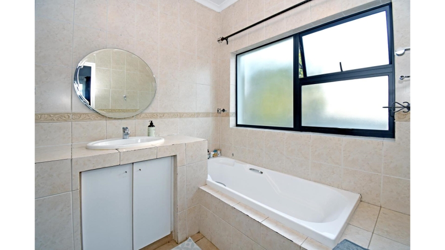 3 Bedroom Property for Sale in Magaliessig Gauteng