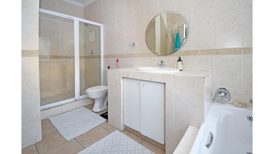 3 Bedroom Property for Sale in Magaliessig Gauteng