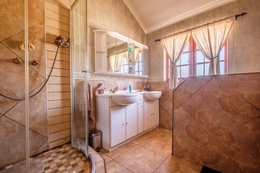 To Let 3 Bedroom Property for Rent in Lambton Gauteng