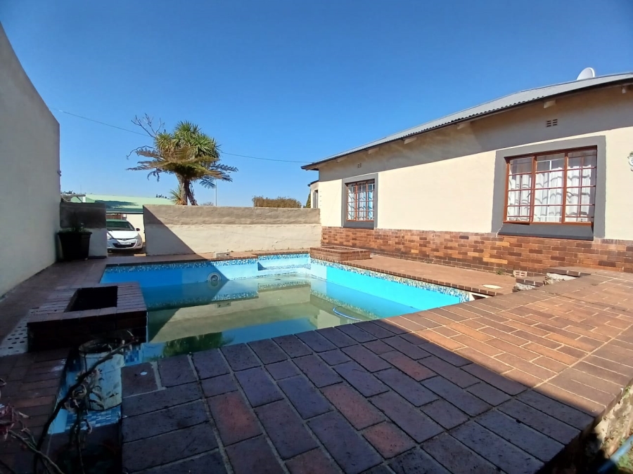 3 Bedroom Property for Sale in Roodepoort North Gauteng