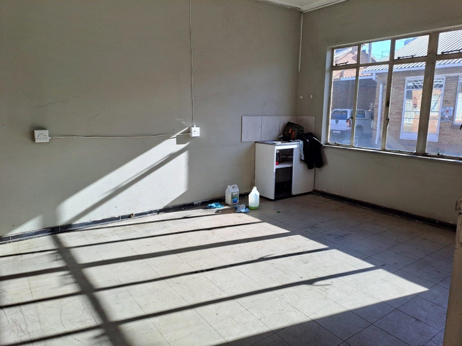 To Let commercial Property for Rent in Peacehaven Industrial Gauteng