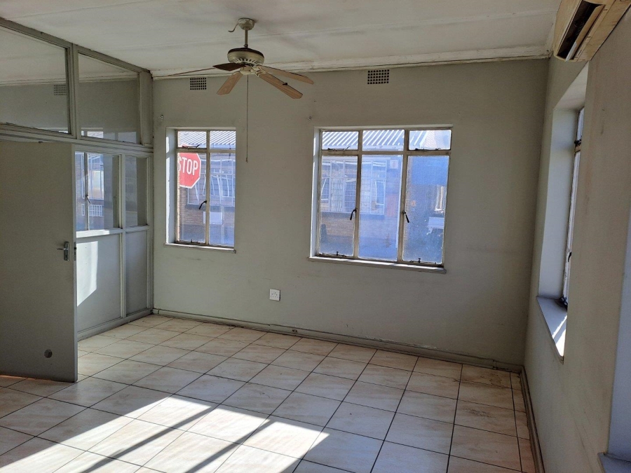 To Let commercial Property for Rent in Peacehaven Industrial Gauteng