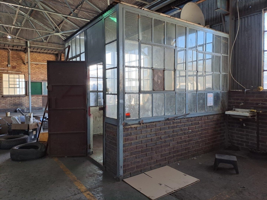 To Let commercial Property for Rent in Peacehaven Industrial Gauteng