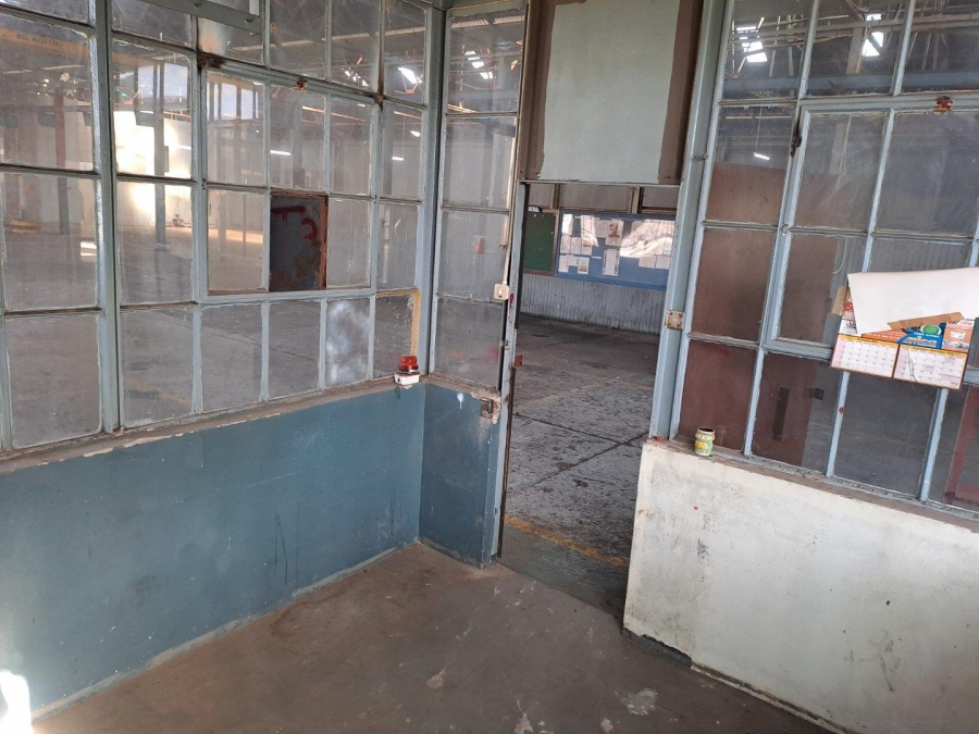 To Let commercial Property for Rent in Peacehaven Industrial Gauteng