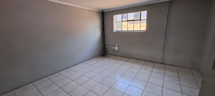 To Let commercial Property for Rent in Peacehaven Industrial Gauteng