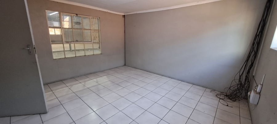 To Let commercial Property for Rent in Peacehaven Industrial Gauteng
