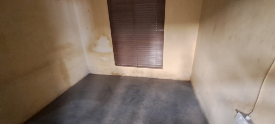 To Let commercial Property for Rent in Peacehaven Industrial Gauteng