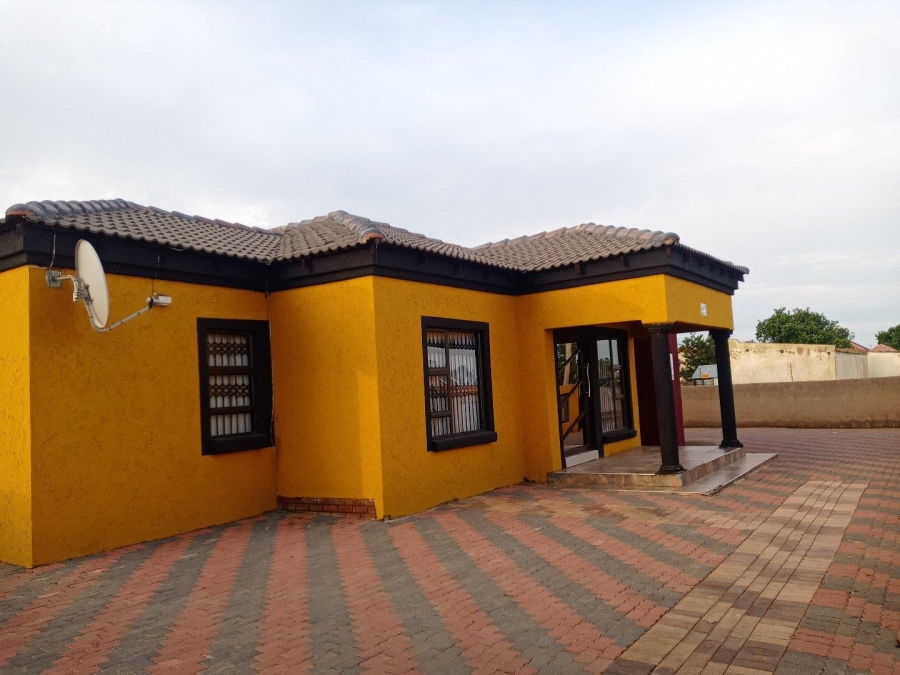 3 Bedroom Property for Sale in Soshanguve HH Gauteng