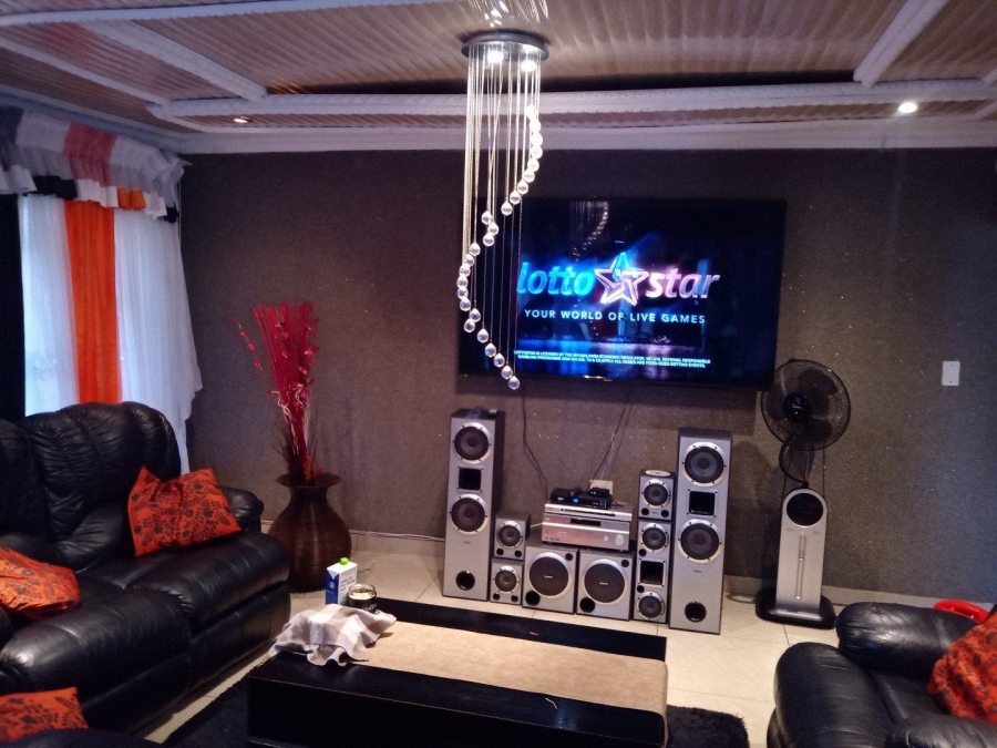 3 Bedroom Property for Sale in Soshanguve HH Gauteng