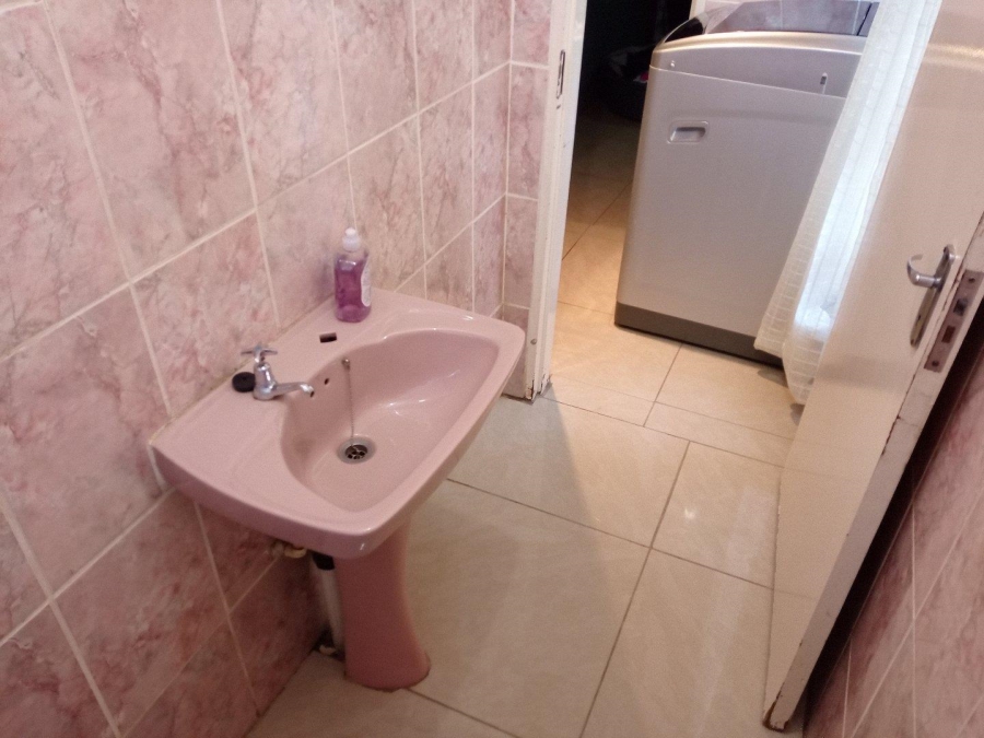 3 Bedroom Property for Sale in Soshanguve HH Gauteng