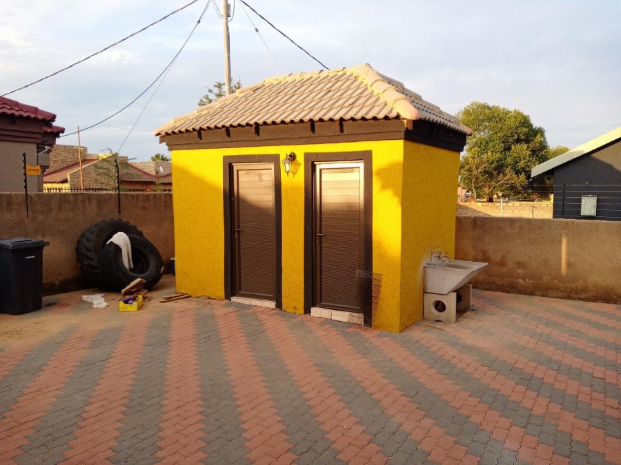 3 Bedroom Property for Sale in Soshanguve HH Gauteng