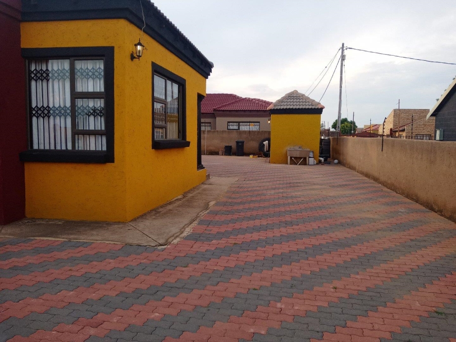 3 Bedroom Property for Sale in Soshanguve HH Gauteng