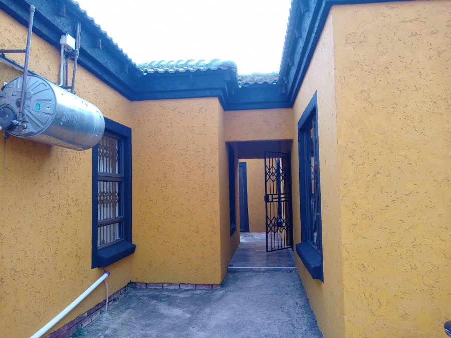 3 Bedroom Property for Sale in Soshanguve HH Gauteng