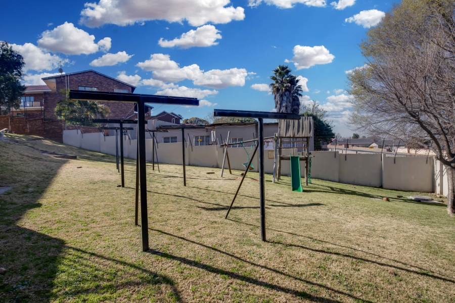 To Let 2 Bedroom Property for Rent in Discovery Gauteng