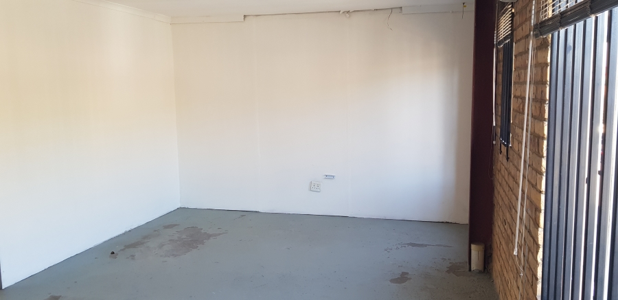 To Let commercial Property for Rent in Hennops Park Industrial Gauteng