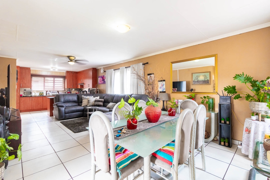 3 Bedroom Property for Sale in Sonneveld Gauteng