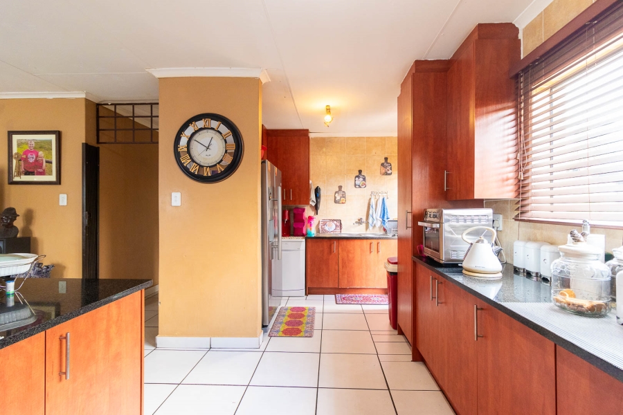 3 Bedroom Property for Sale in Sonneveld Gauteng