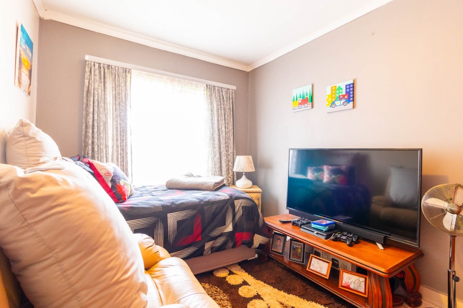 3 Bedroom Property for Sale in Sonneveld Gauteng