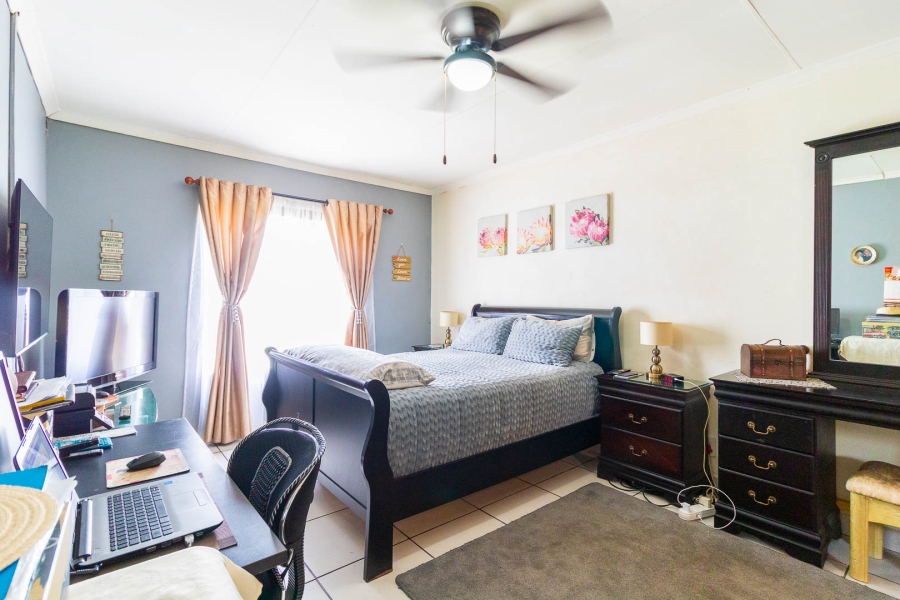 3 Bedroom Property for Sale in Sonneveld Gauteng