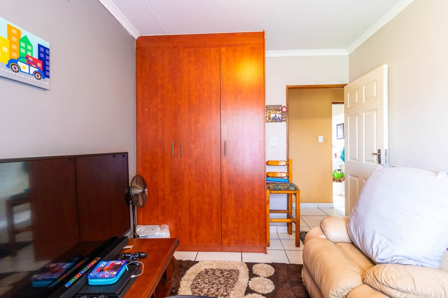 3 Bedroom Property for Sale in Sonneveld Gauteng