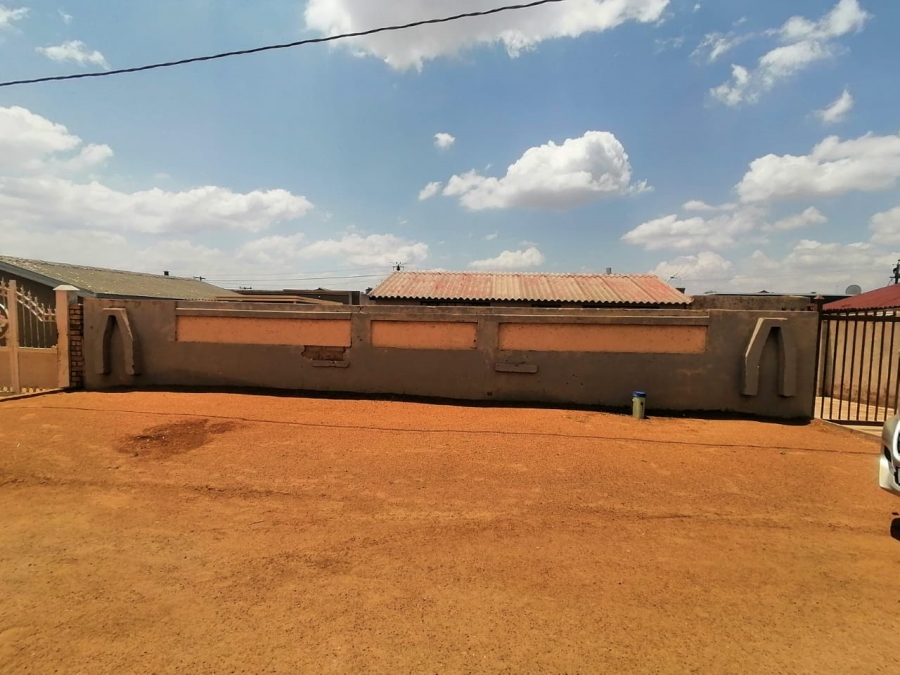 2 Bedroom Property for Sale in Mabopane Unit B Gauteng