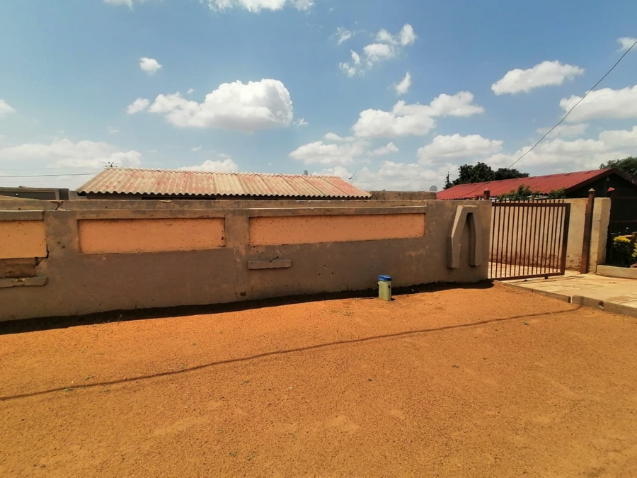 2 Bedroom Property for Sale in Mabopane Unit B Gauteng