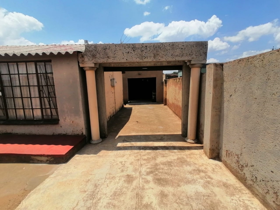 2 Bedroom Property for Sale in Mabopane Unit B Gauteng