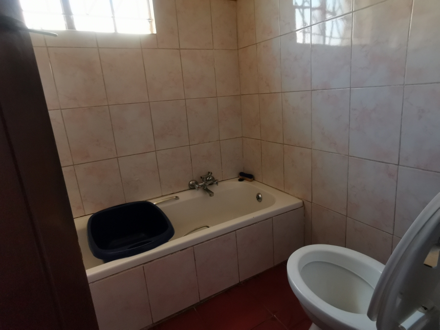 2 Bedroom Property for Sale in Mabopane Unit B Gauteng