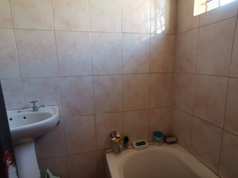 2 Bedroom Property for Sale in Mabopane Unit B Gauteng