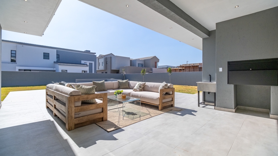 4 Bedroom Property for Sale in Midstream Heights Gauteng
