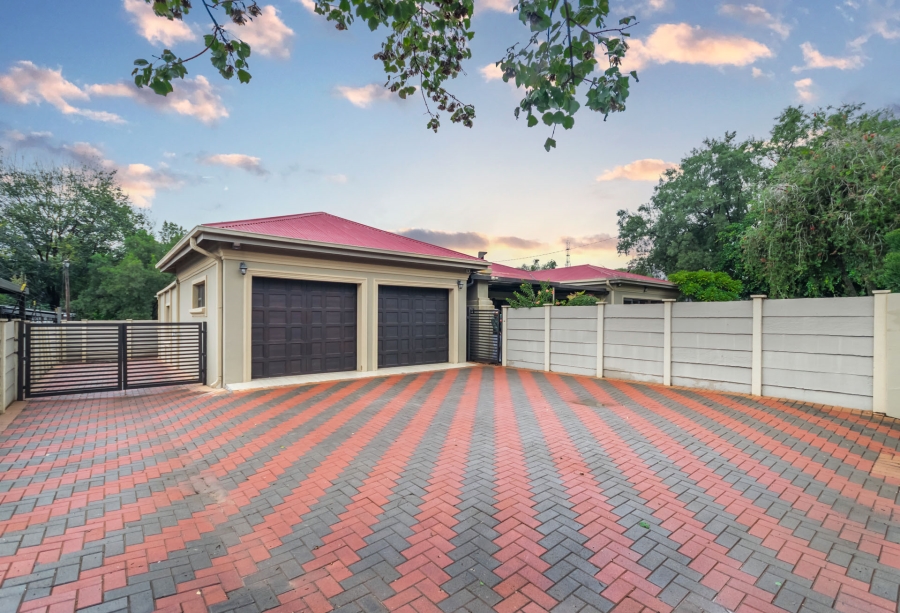 5 Bedroom Property for Sale in Lyttelton Manor Gauteng