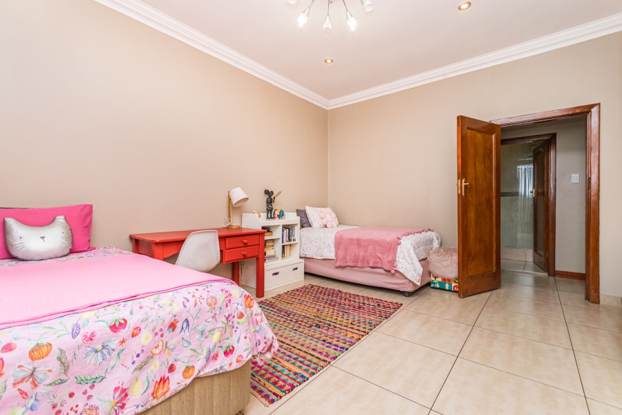 5 Bedroom Property for Sale in Lyttelton Manor Gauteng