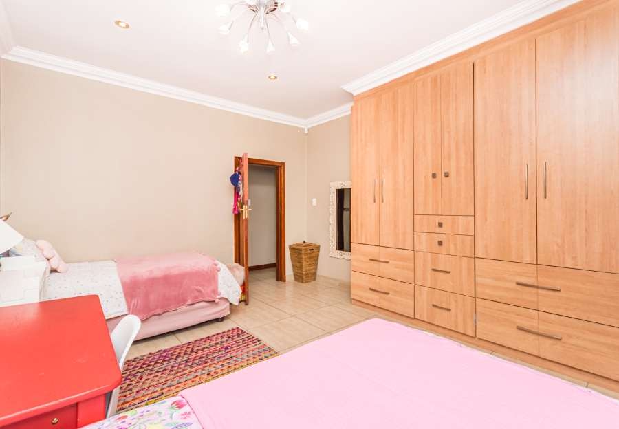 5 Bedroom Property for Sale in Lyttelton Manor Gauteng