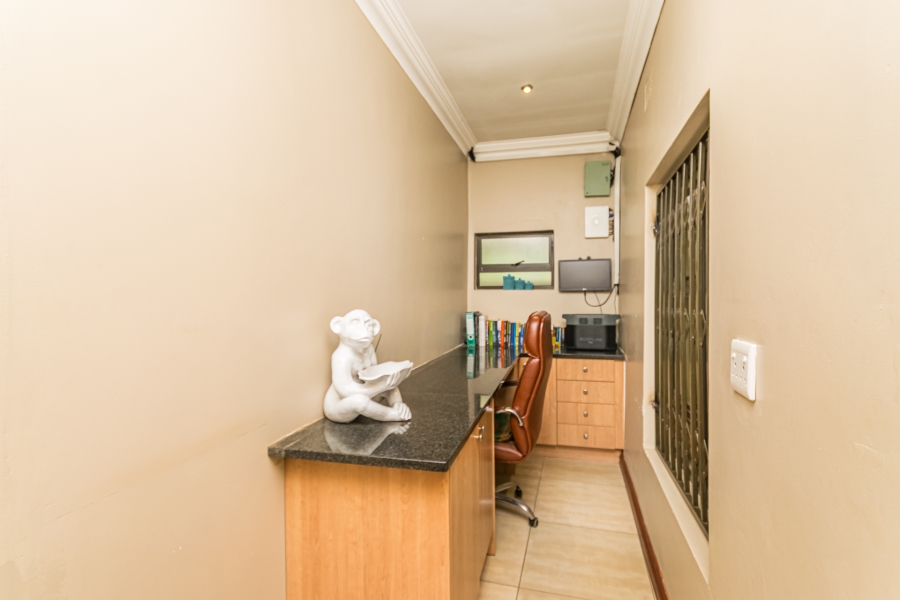 5 Bedroom Property for Sale in Lyttelton Manor Gauteng