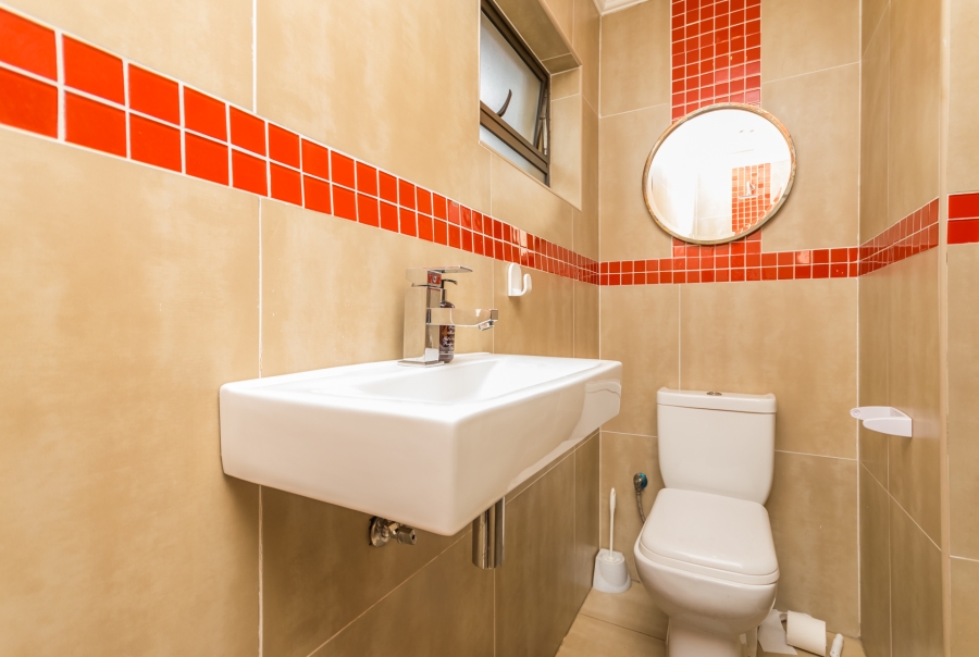 5 Bedroom Property for Sale in Lyttelton Manor Gauteng