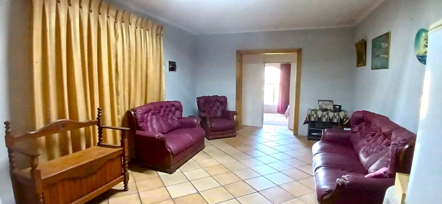 5 Bedroom Property for Sale in Nelsonia Gauteng