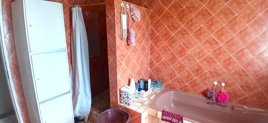 5 Bedroom Property for Sale in Nelsonia Gauteng