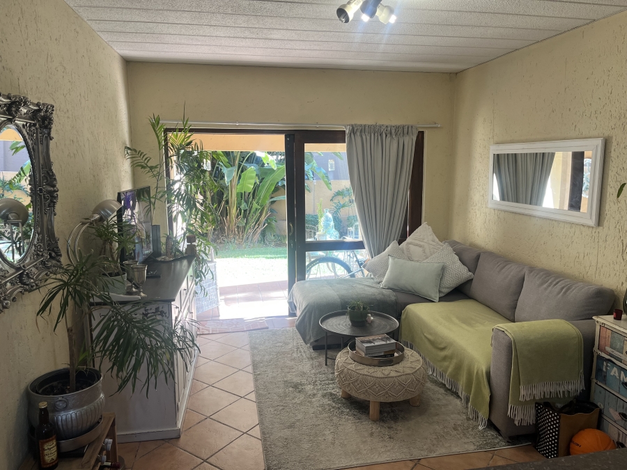 To Let 1 Bedroom Property for Rent in Douglasdale Gauteng