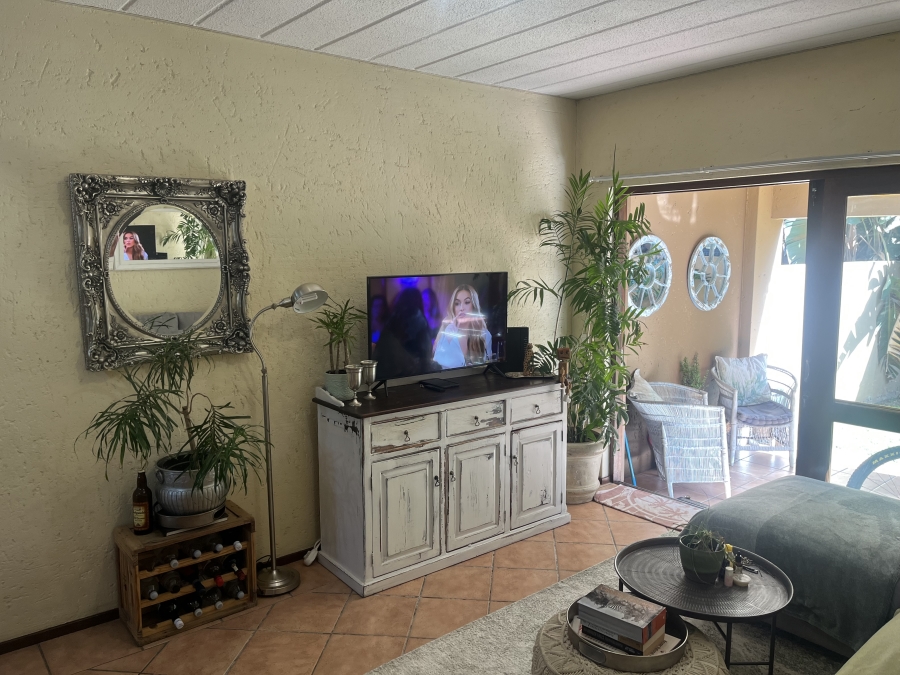 To Let 1 Bedroom Property for Rent in Douglasdale Gauteng