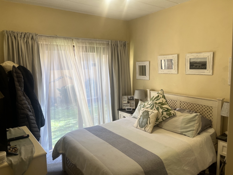 To Let 1 Bedroom Property for Rent in Douglasdale Gauteng