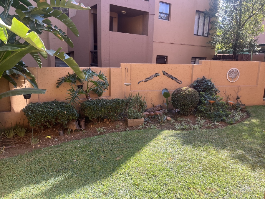 To Let 1 Bedroom Property for Rent in Douglasdale Gauteng