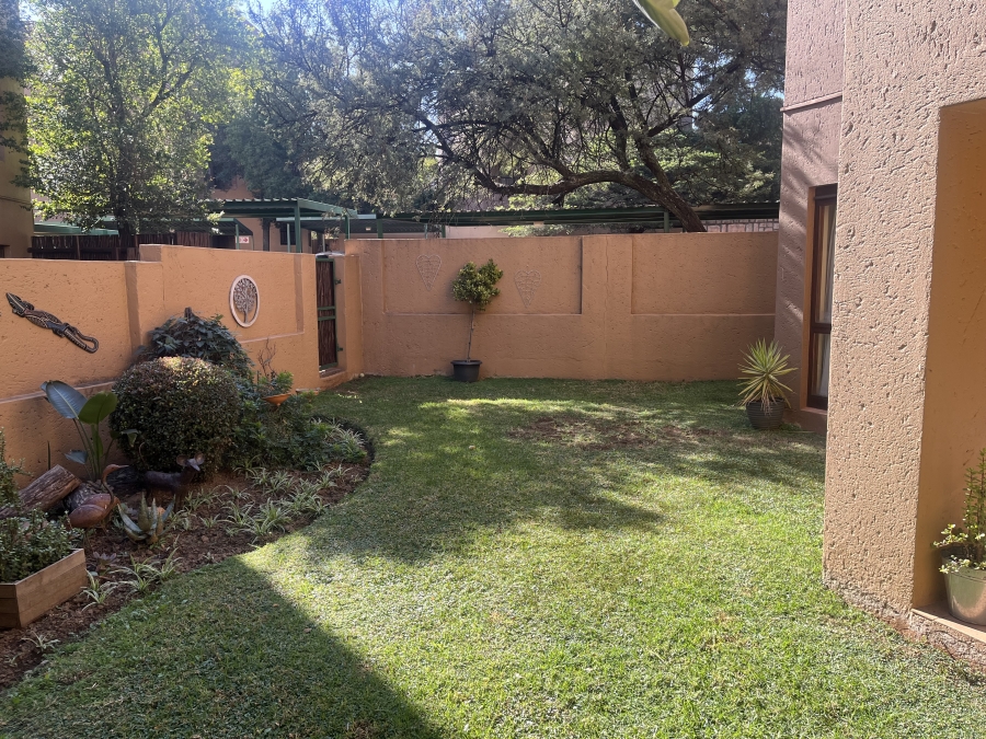 To Let 1 Bedroom Property for Rent in Douglasdale Gauteng