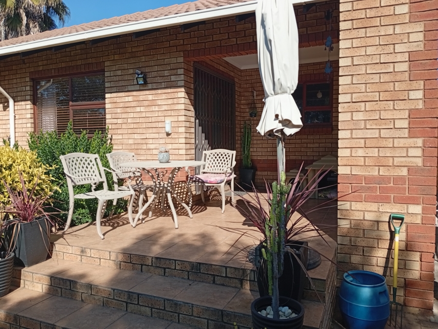 3 Bedroom Property for Sale in Equestria Gauteng