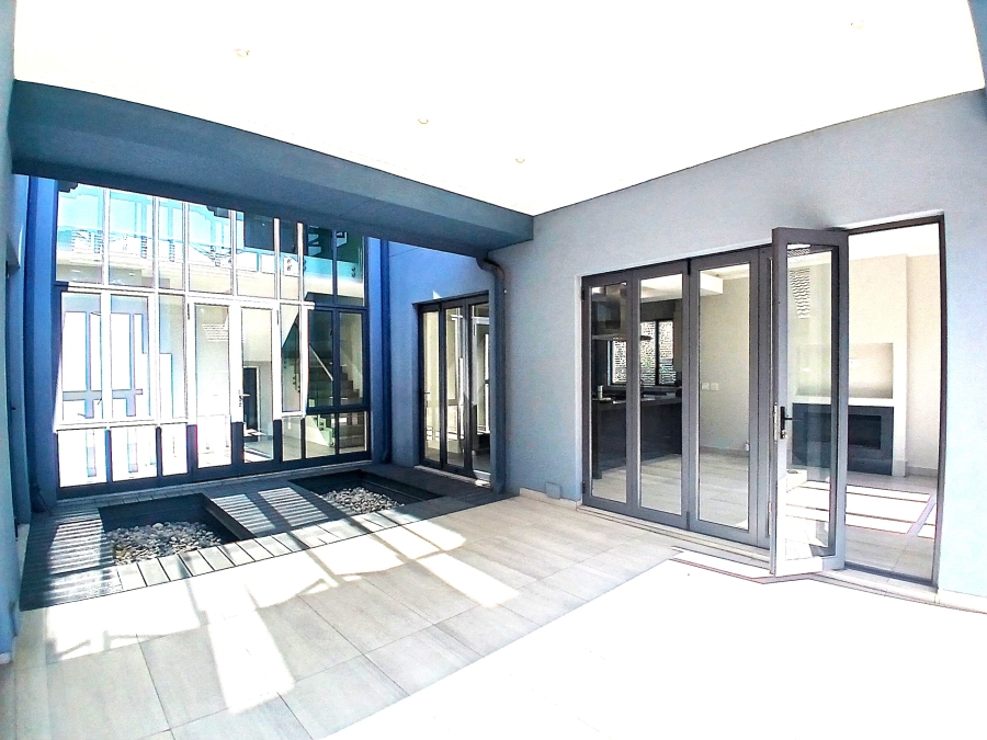 4 Bedroom Property for Sale in Blue Valley Golf Estate Gauteng